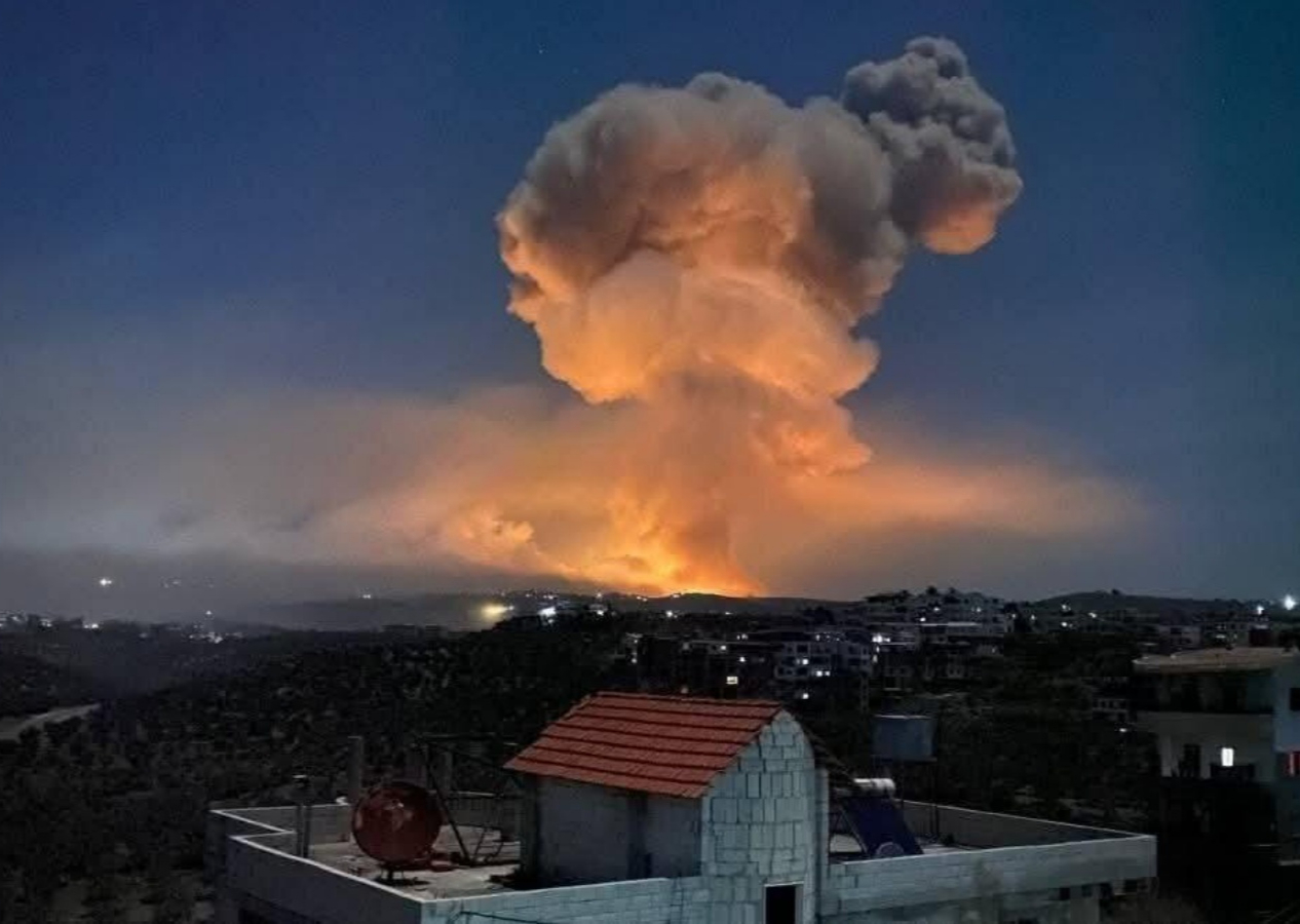 İsrail'den gece yarısı Suriye'ye bombardıman! 2 kritik bölgeye füze yağdırdı...
