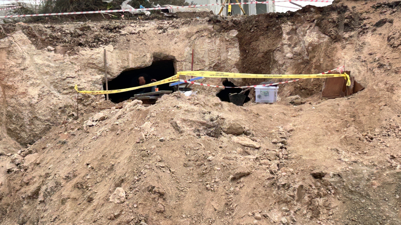 Hatay'da son dakika haberi! Bu görüntüden tarih çıktı! İçinde mezar da var!
