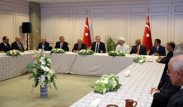 Cumhurbaşkanı Erdoğan 10 Muharrem İftarı'na katıldı...