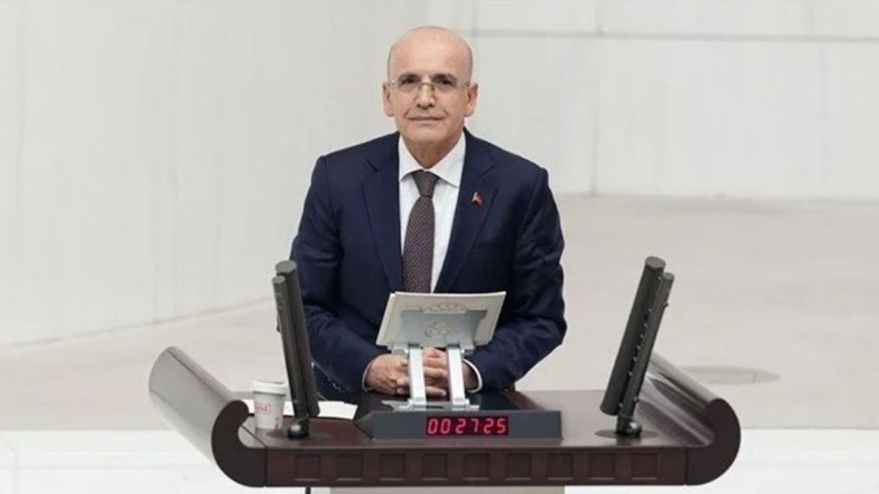 Bakan Şimşek'ten asgari ücret açıklaması: Enflasyonun üstünde olacak