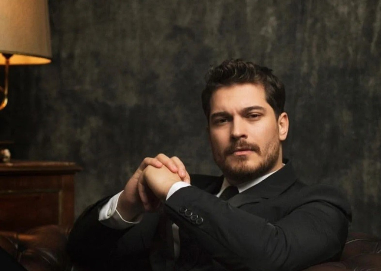 Çağatay Ulusoy ve Demet Özdemir ‘Eşref Rüya’ ile televizyona dönüyor