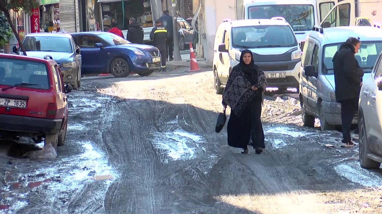 Alt yapı çalışması 8 ay sürünce... Beyoğlu’nda esnaf perişan oldu!