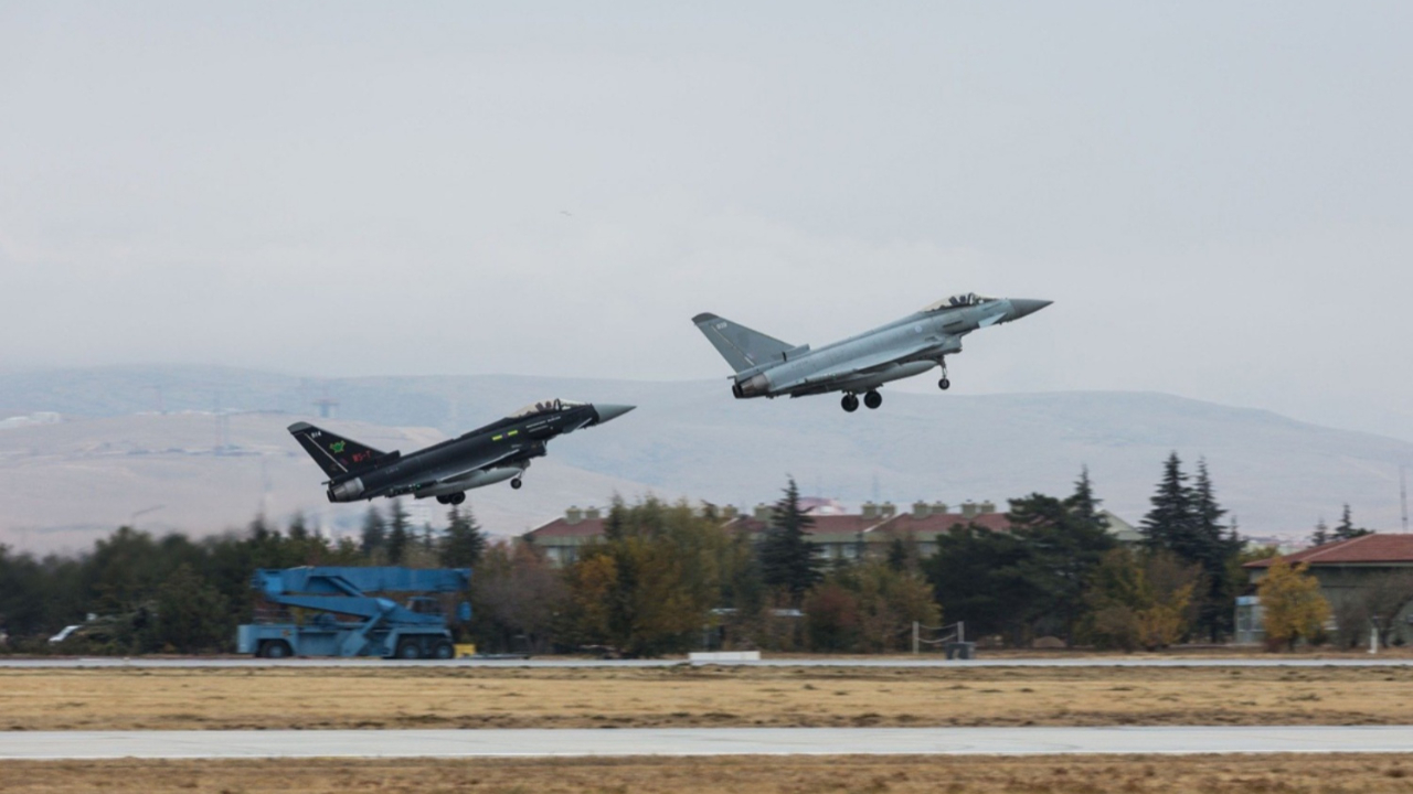 Türkiye satın almak için İngiltere ile görüşüyordu... Eurofighter savaş uçakları Ankara'ya iniş yaptı!