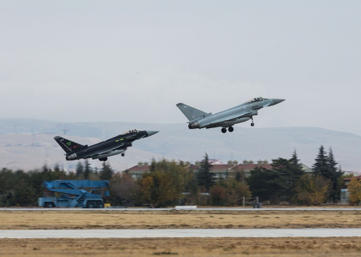 Türkiye satın almak için İngiltere ile görüşüyordu... Eurofighter savaş uçakları Ankara'ya iniş yaptı!
