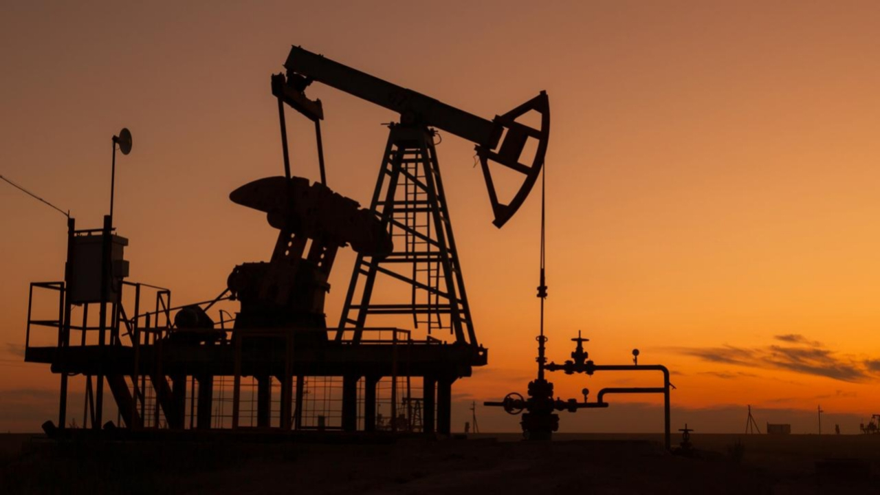 Petrol fiyatlarının gerilemesi bekleniyor! Fitch'ten 2025 yılı için çarpıcı petrol tahmini