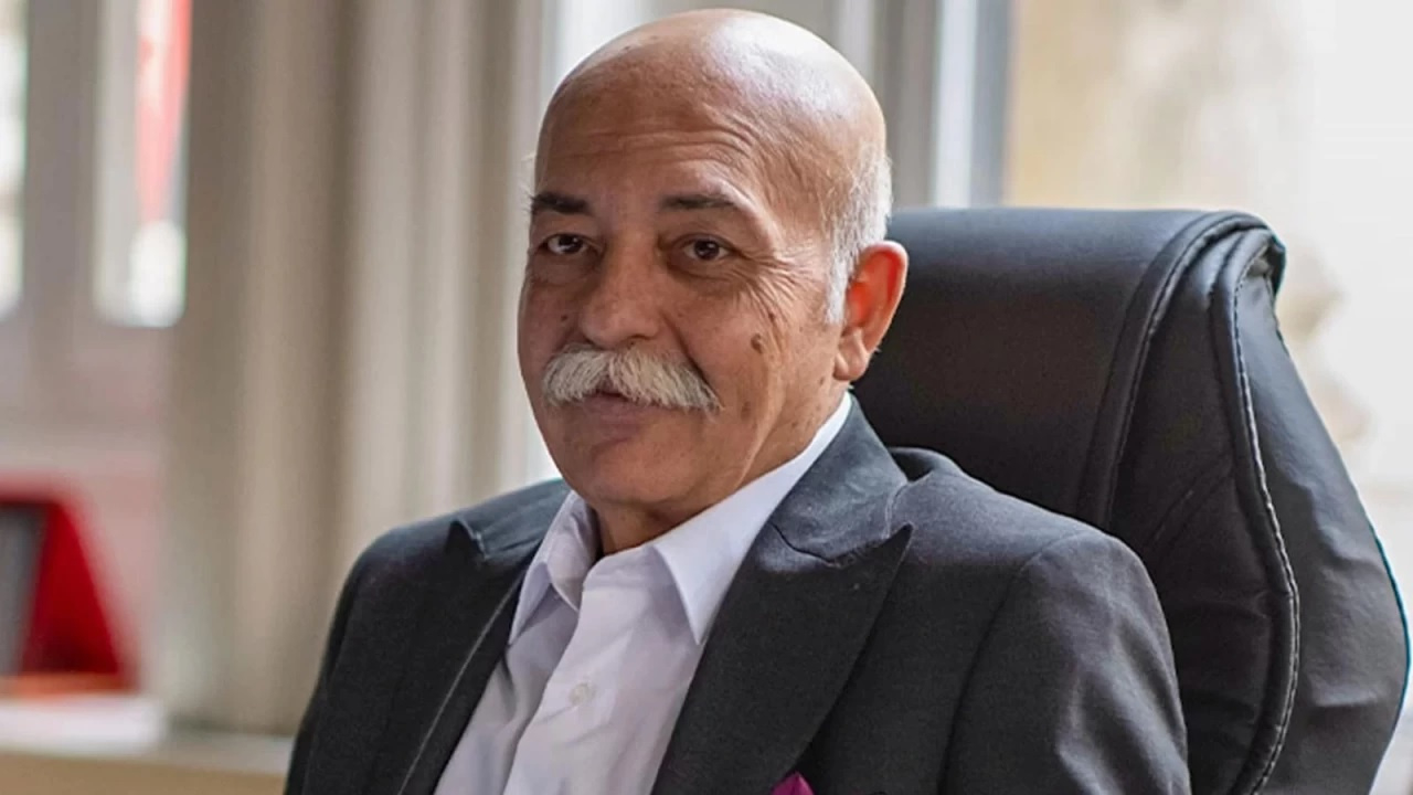Beyin kanaması geçiren Settar Tanrıöğen, yaşadığı zor günleri anlattı! ''Ölümün kıyısından döndüm''