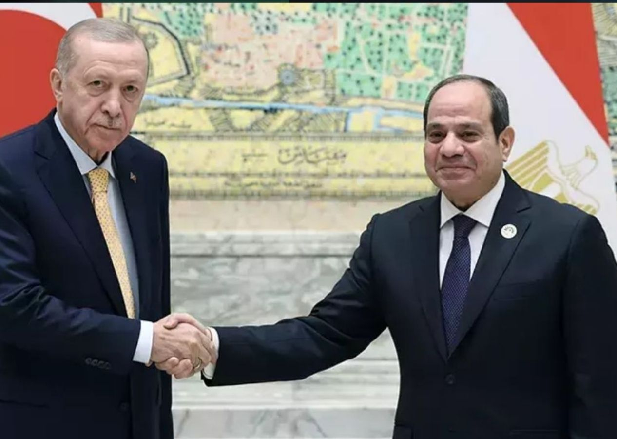 Kahire’de tarihi diplomasi! Cumhurbaşkanı Erdoğan ve Sisi kritik görüşmede buluştu