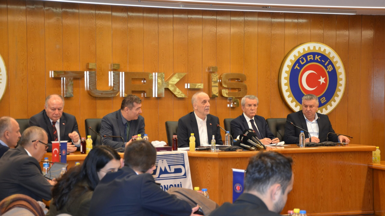 İlk rakam işçi kesiminden! Türk-İş 2025 asgari ücret beklentisini açıkladı! Enflasyon artı ferah payı