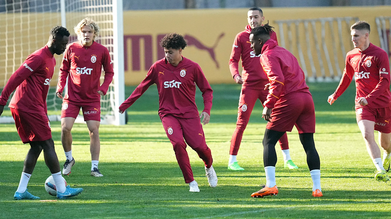 Galatasaray Kayserispor maçı öncesi tam kadro