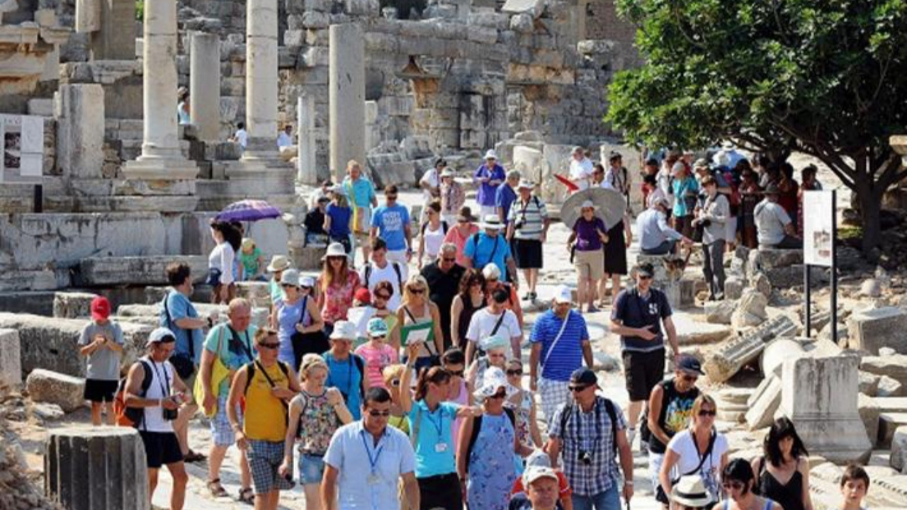 En çok turist Rusya'dan! Türkiye'ye gelen yabancı turist sayısı 50 milyonu aştı