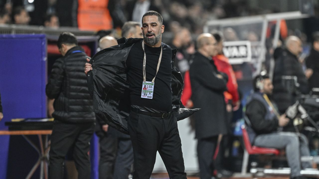 Arda Turan'dan Beşiktaş iddialarına yanıt: Çok büyük bir camia ama...