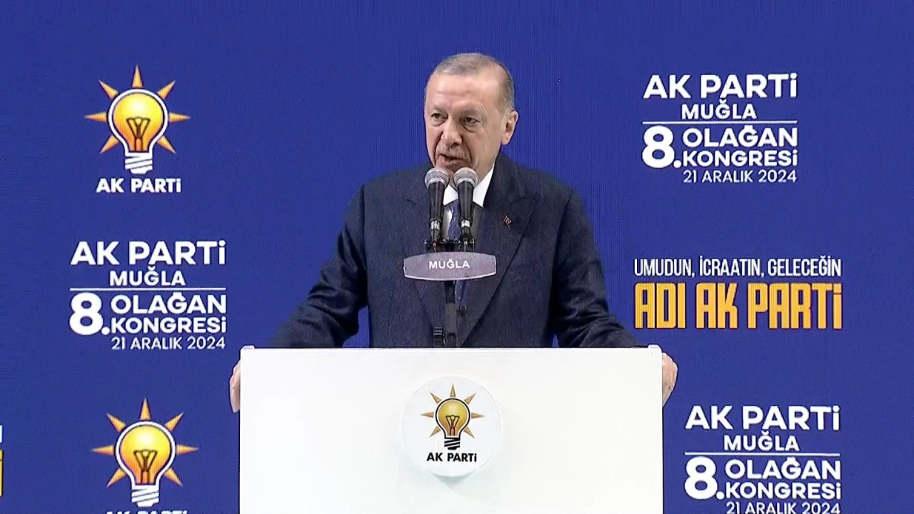 AK Parti Muğla 8. Olağan İl Kongresi! Cumhurbaşkanı Erdoğan'dan CHP'ye gönderme: Özel'in kırdığı potlar buradan Halep'e yol olur!