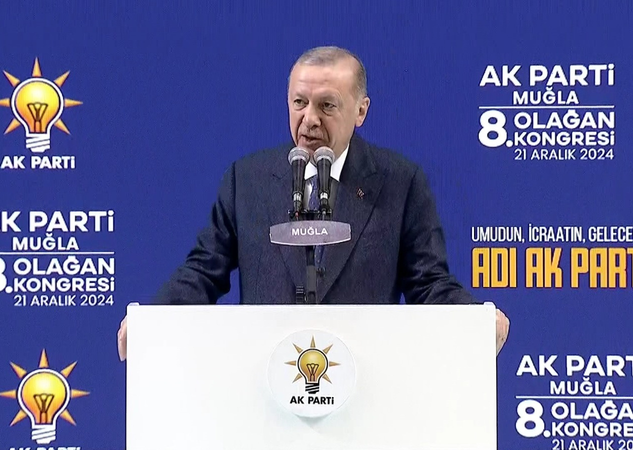 AK Parti Muğla 8. Olağan İl Kongresi! Cumhurbaşkanı Erdoğan'dan CHP'ye gönderme: Özel'in kırdığı potlar buradan Halep'e yol olur!