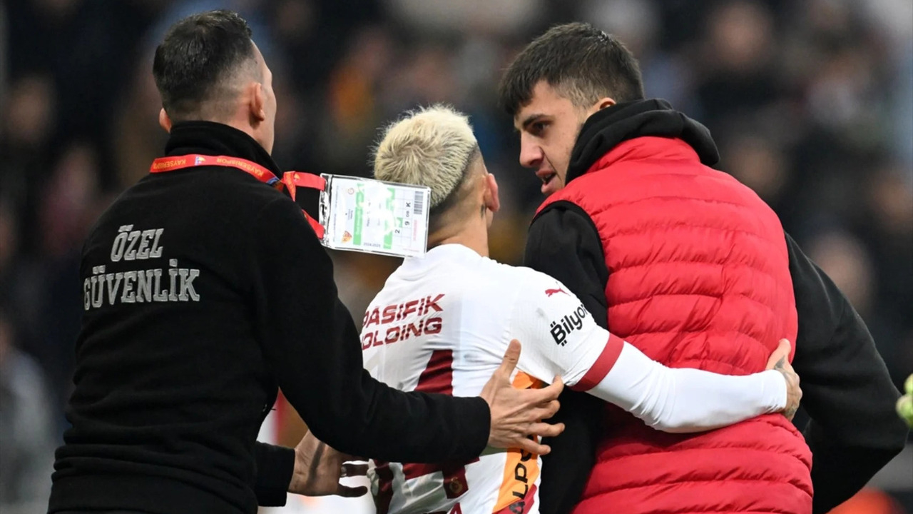 Kayseri'de sahaya giren taraftarı güvenliklerden Lucas Torreira korudu!