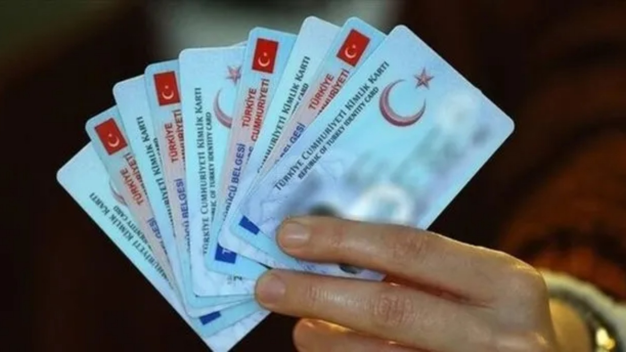 Eski kimlik kullananlar dikkat! Artık işlem yapılmayacak