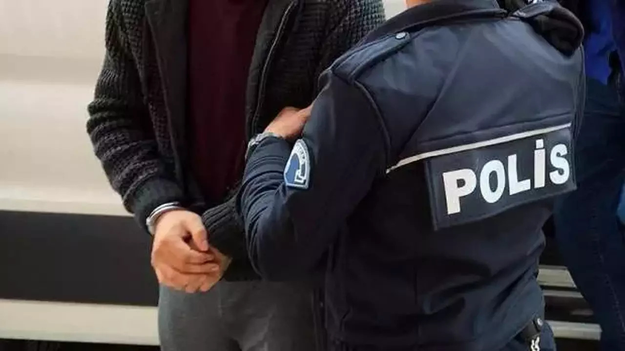 FETÖ 'Kıskaç'a sıkıştı: 39 ilde dev operasyon! 103 kişi gözaltına alındı...