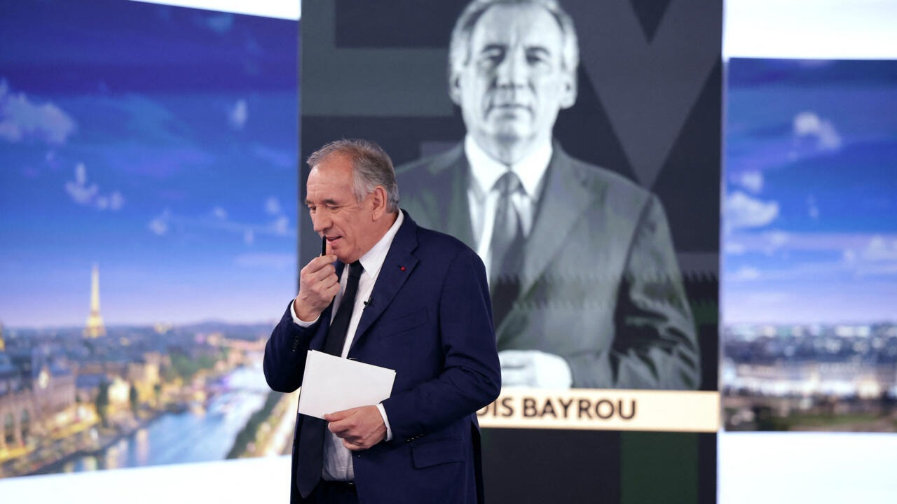Fransa’da yeni hükümet: Bayrou Kabinesi tartışmalarla göreve başladı
