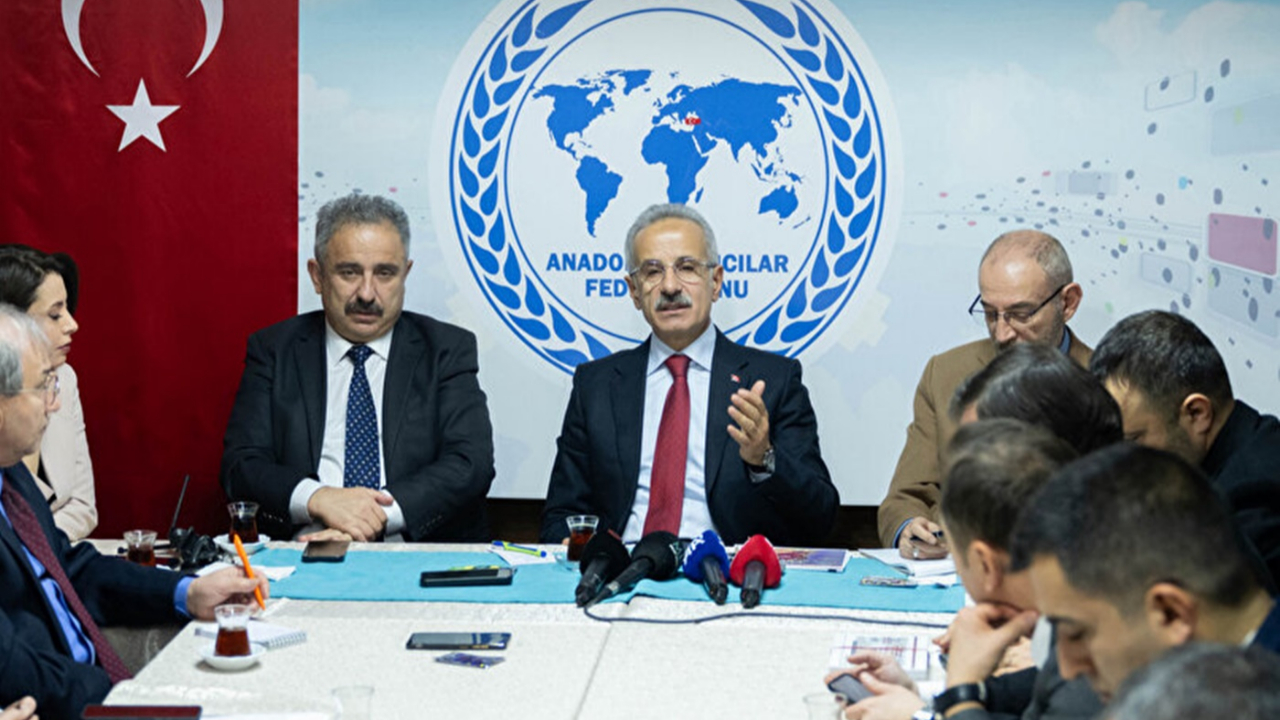 Bakan Uraloğlu, Suriye'de yeni dönemde atılacak adımları anlattı: Şam Havalimanı'nı DHMİ eliyle birlikte ayağa kaldıracağız