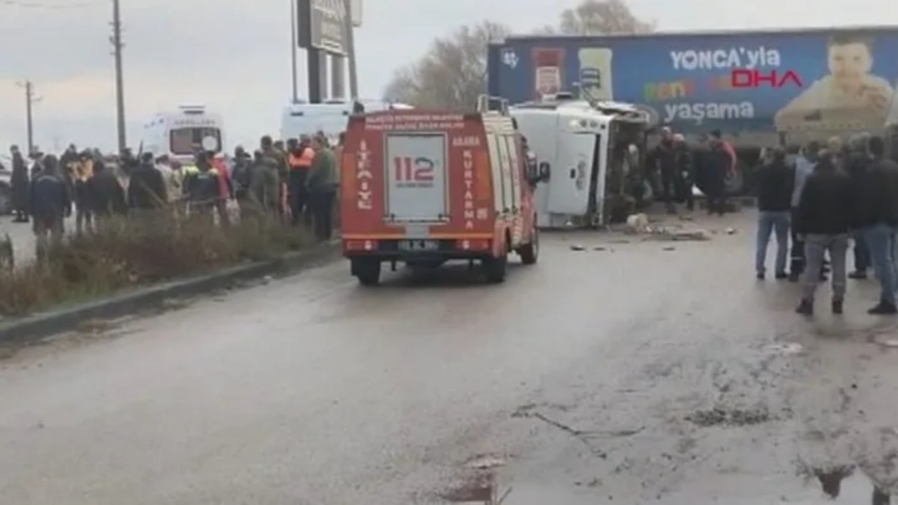 Balıkesir'de feci kaza: Öğrenci servisi TIR'la çarpıştı! 8 öğrencinin durumu ağır...