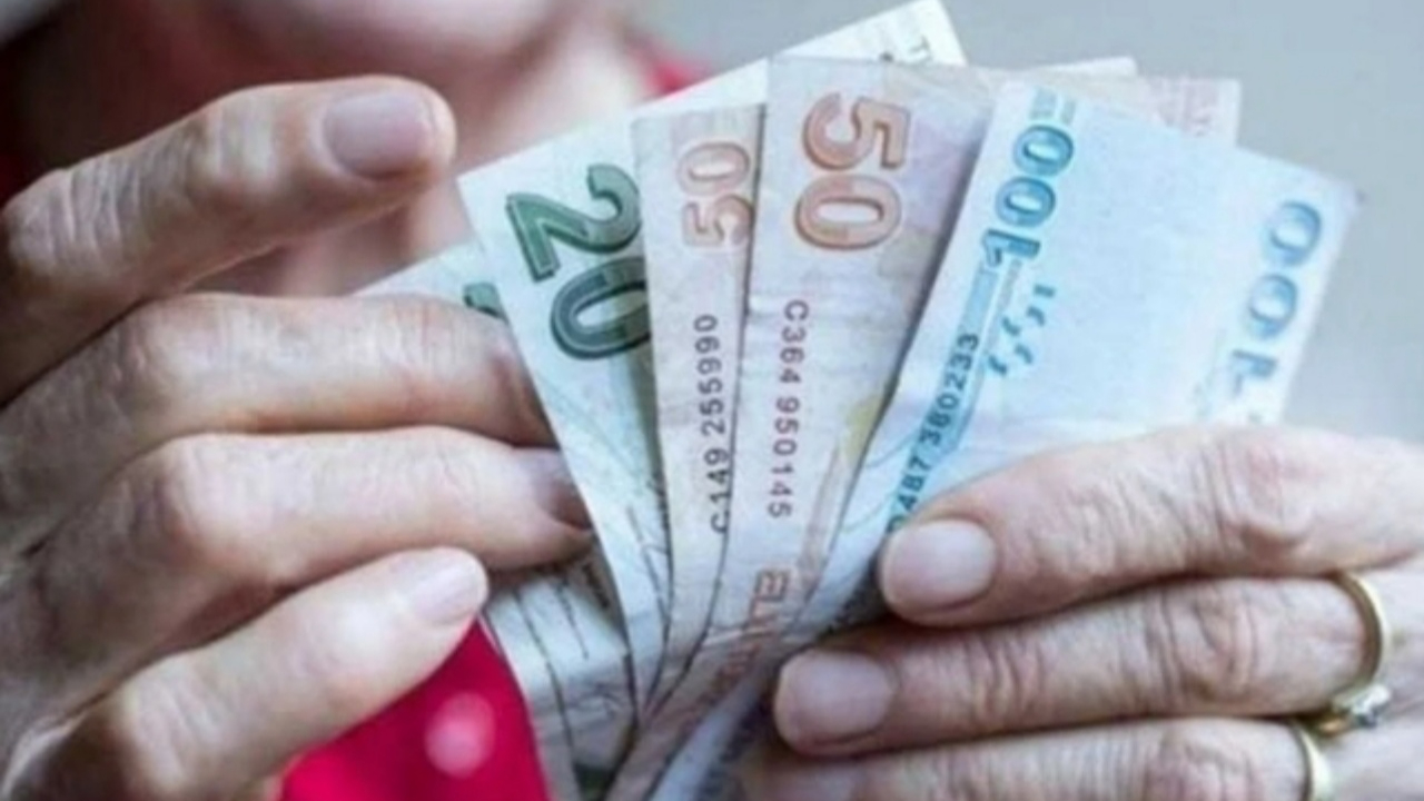 Asgari ücret belli oldu, sıra emekli maaşlarında! En düşük emekli maaşı için yeni sınır konuşuluyor