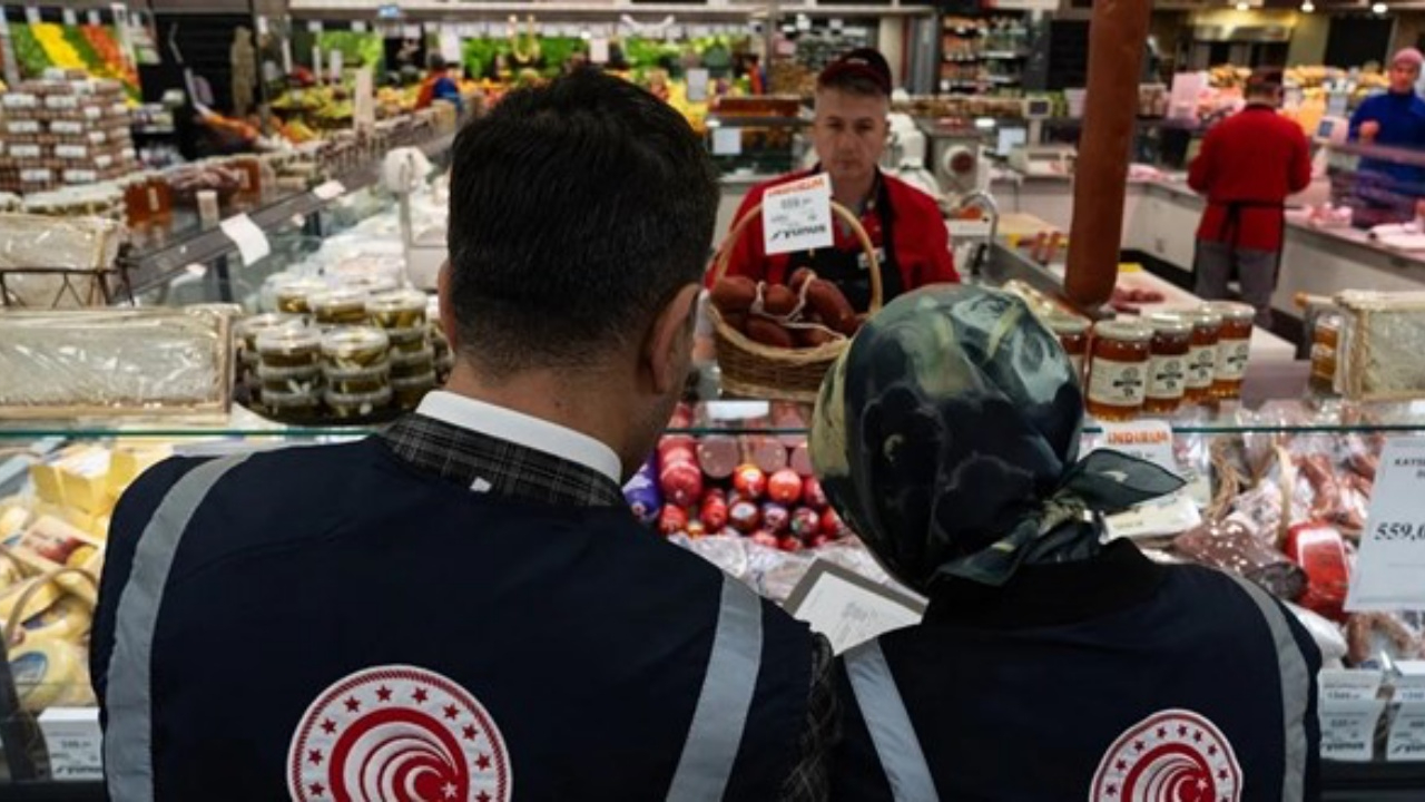 Şirketler tüm maliyet işçilikmiş gibi davranmasın! Ticaret Bakanlığı: Hassaten rica ediyoruz asgari ücret fırsatçılarını bize bildirin