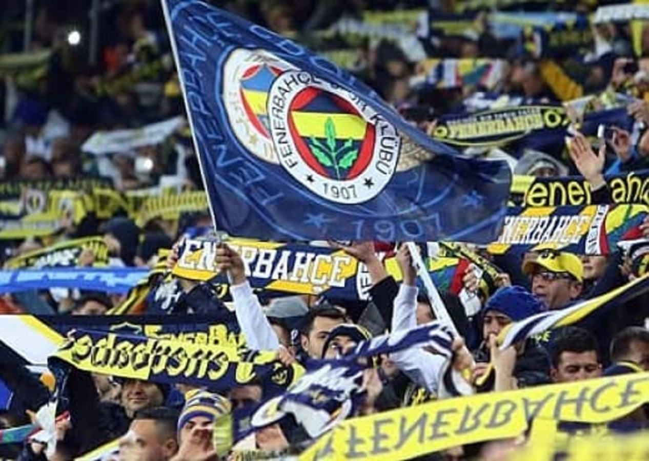 Fenerbahçe'den taraftara şampiyonluk mesajı: Bayrakları hazırlayın!