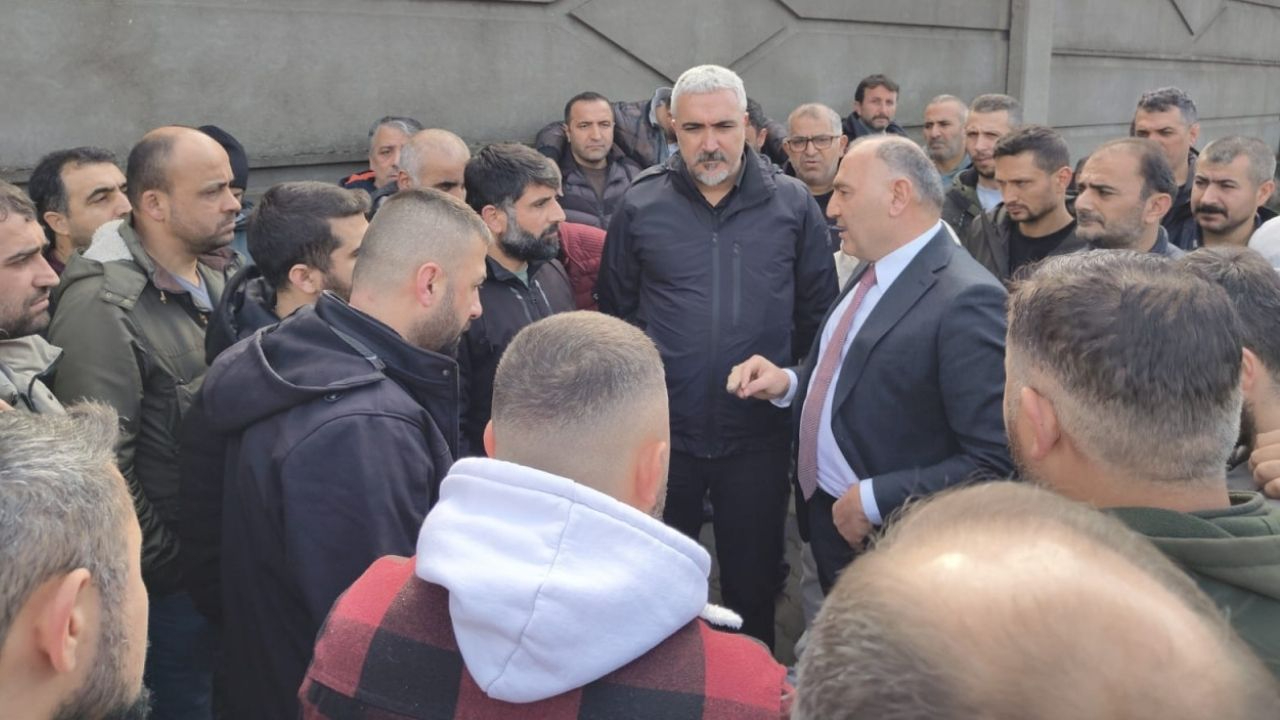 Filli Boya'da üretim durdu! 88 işçi işten çıkarıldı! 450 işçi fabrikaya kapandı!