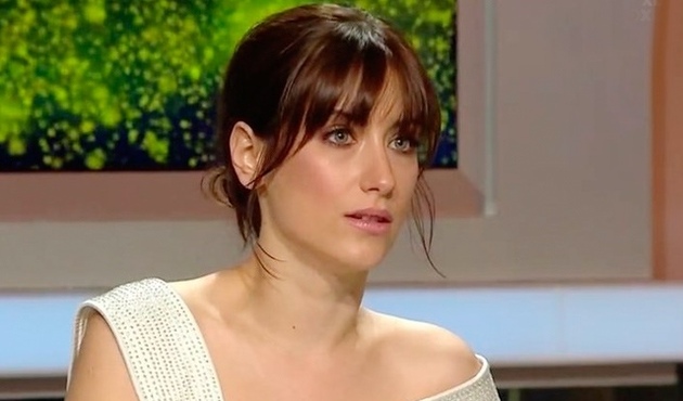 Hazal Kaya'ya set baskını!