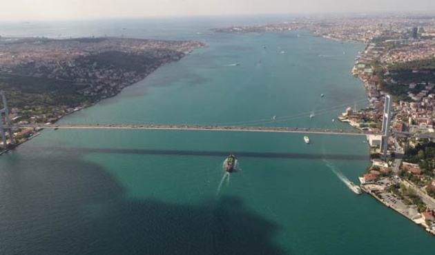 İstanbul Boğazı yine turkuaza büründü!