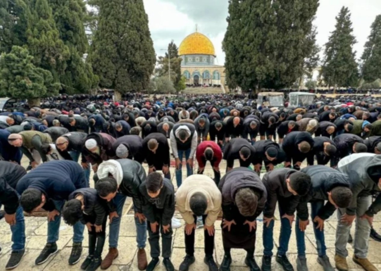 Mescid-i Aksa'da Cuma namazı!
