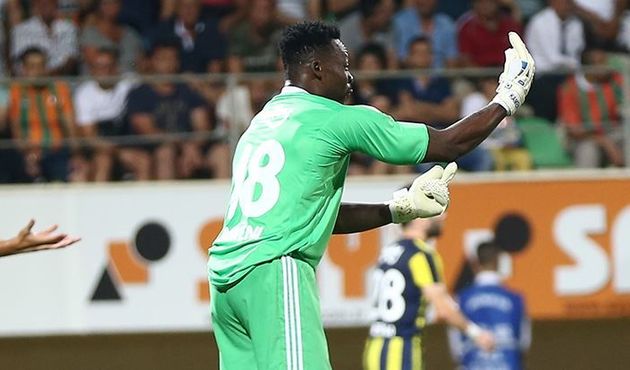 Kameni'den takım arkadaşına sert çıkış: Sen işine bak!