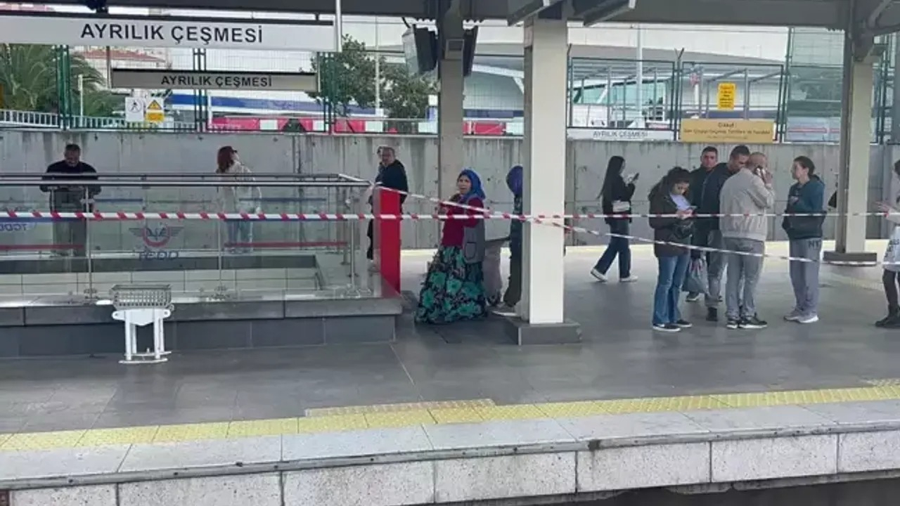 Marmaray Ayrılık Çeşmesi durağında intihar girişimi! Seferler aksadı!