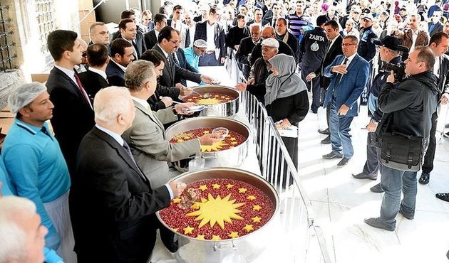 Cumhurbaşkanlığı 13 ilde aşure dağıtacak