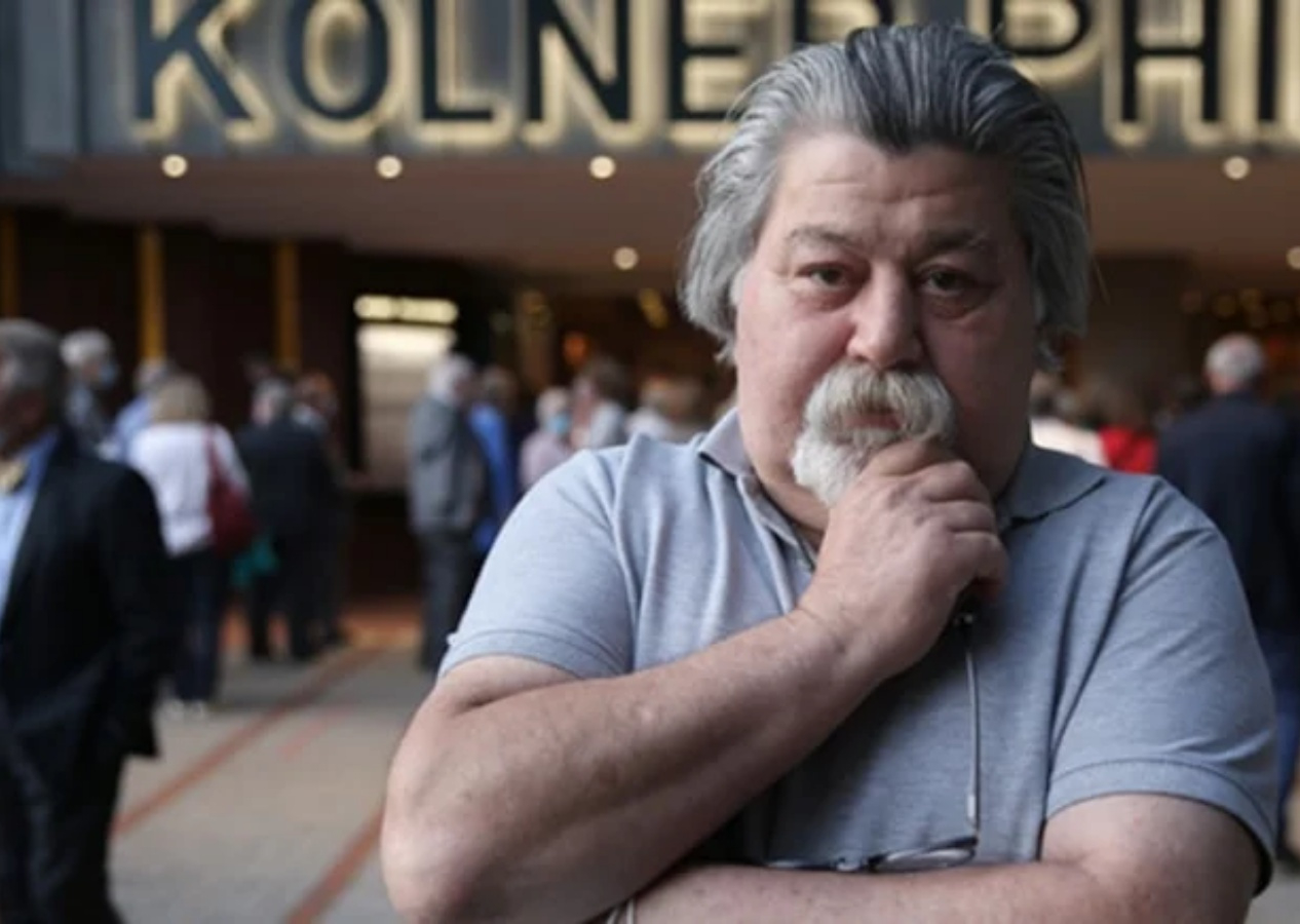 Aziz Nesin'in oğlu Ahmet Nesin hakkında "Cumhurbaşkanına Hakaret" suçlamasıyla yakalama kararı