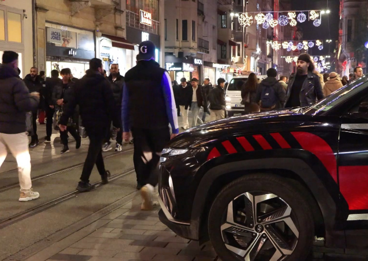Yeni yıla saatler kala Taksim Meydanı havadan görüntülendi