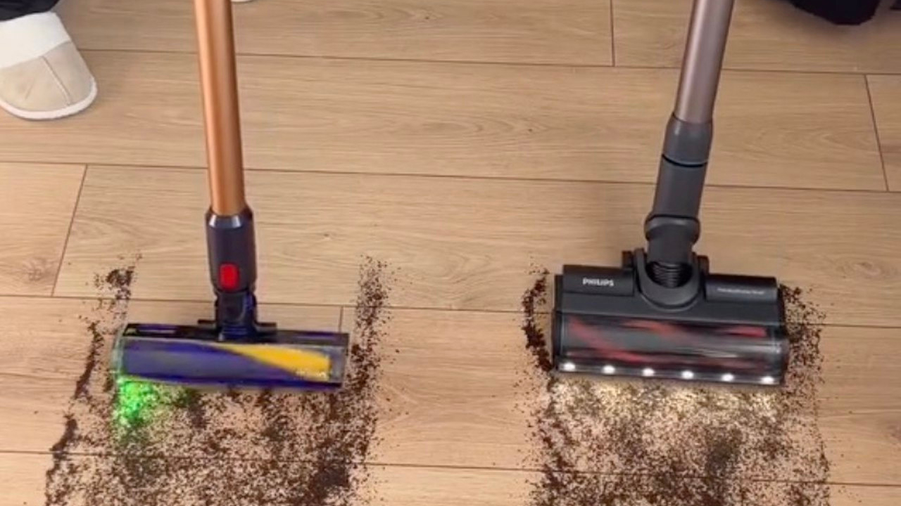 Dyson Gen5 Detech süpürge ile Philips Aqua Plus 8000 karşılaştırma