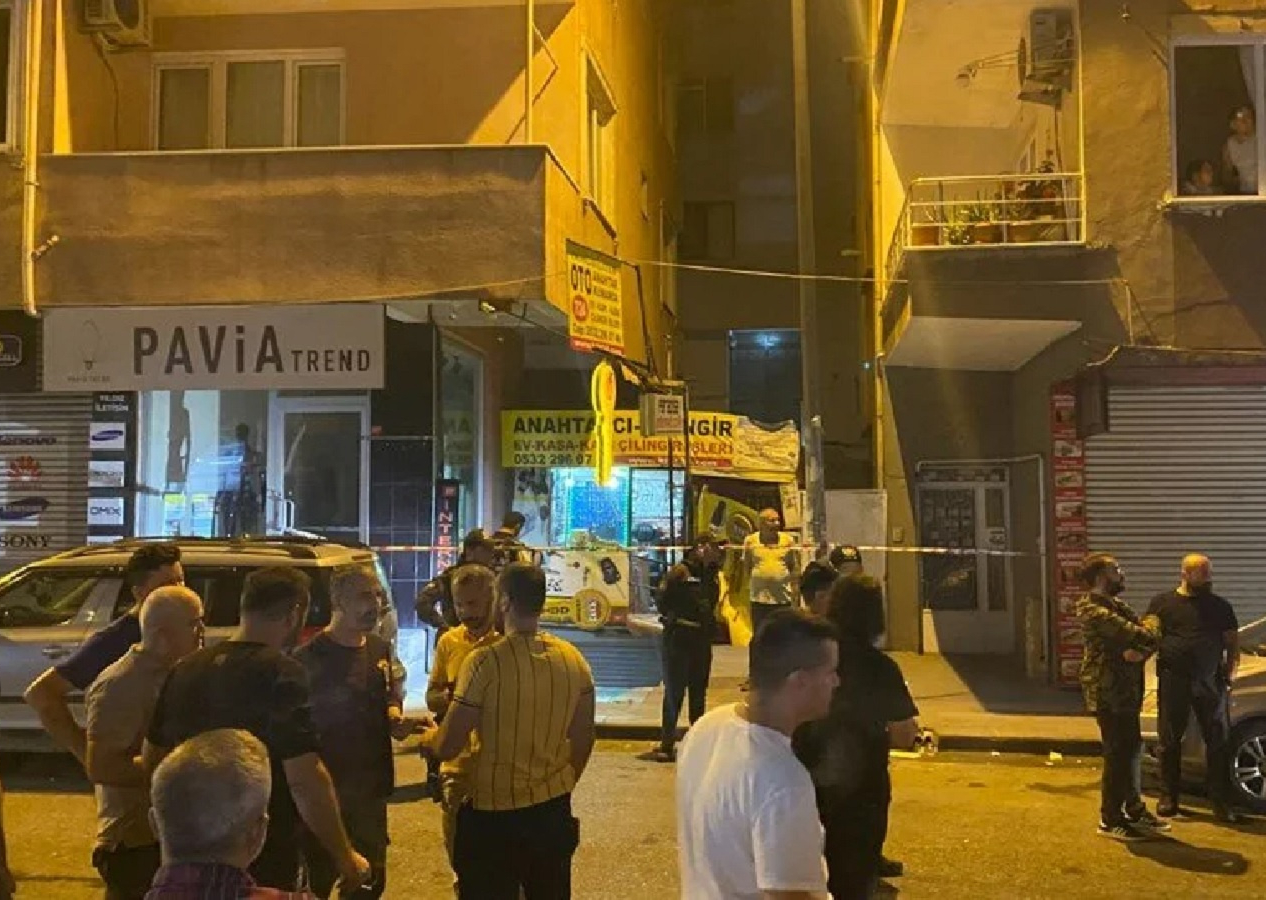 İstanbul Küçükçekmece’de korku dolu anlar! Çay ocağına bomba atıldı