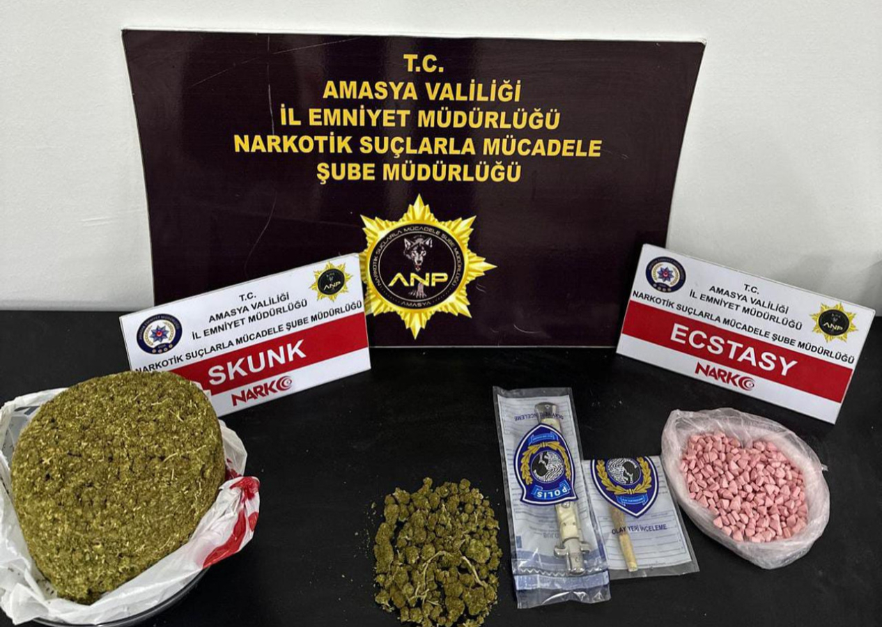 Amasya'da uyuşturucu operasyonu: Şüpheli tırı polisin üzerine sürdü...