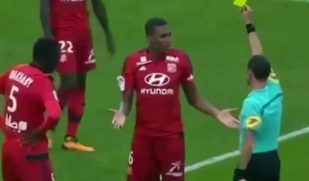 Eski Beşiktaşlı Marcelo yanlışlıkla kırmızı kart gördü!