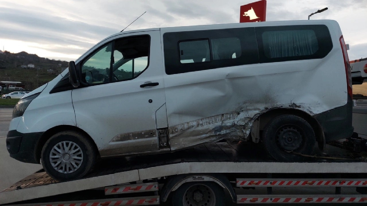 Samsun son dakika! Otomobil ile hafif ticari araç çarpıştı: 5 yaralı