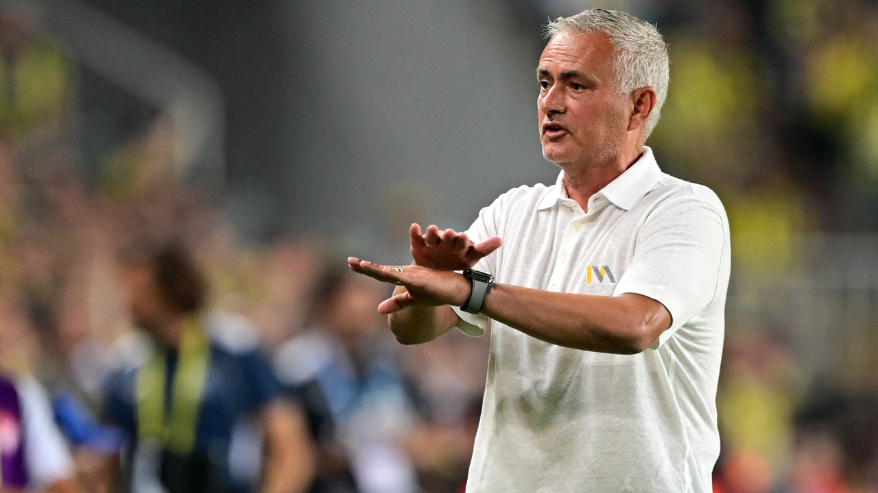 Mourinho Havalara Uçacak: Fenerbahçe'ye Dünya Starı Yolda...
