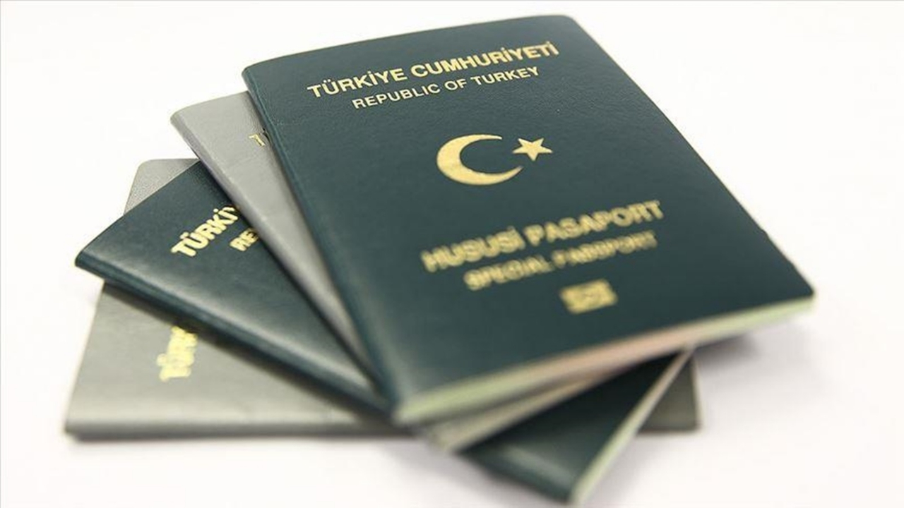 Seyahatte yeni dönem! AB'den gri ve yeşil pasaport sahiplerine ön vize şartı: İşte ETIAS sistemine dair merak edilenler