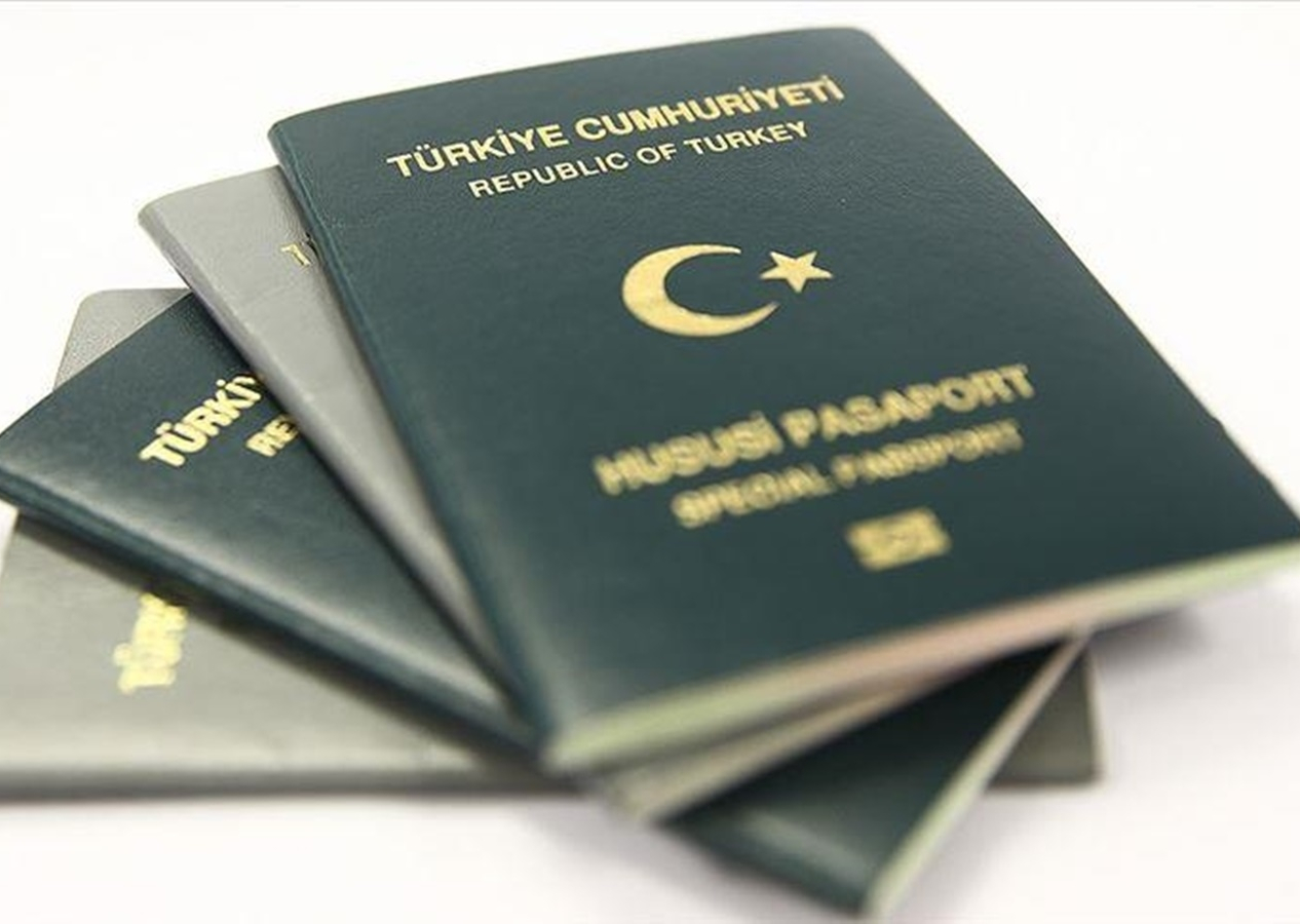Seyahatte yeni dönem! AB'den gri ve yeşil pasaport sahiplerine ön vize şartı: İşte ETIAS sistemine dair merak edilenler