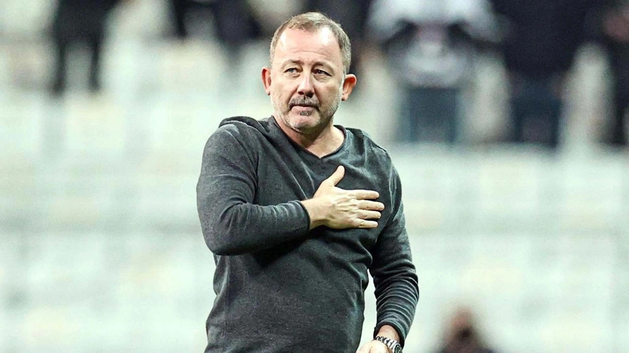 Sergen Yalçın'dan Mertens-Rafa Silva Karşılaştırması: "Biri Doğru Adam, Diğeri İstikrarsız!"