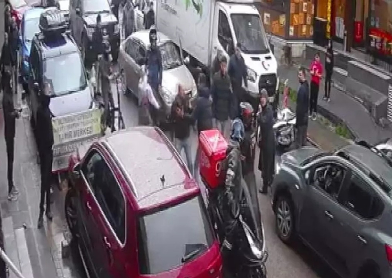 Pendik'te yol verme kavgası! Ensesinden bıçaklanarak öldü! Son sözü: Beni hastaneye yetiştirin