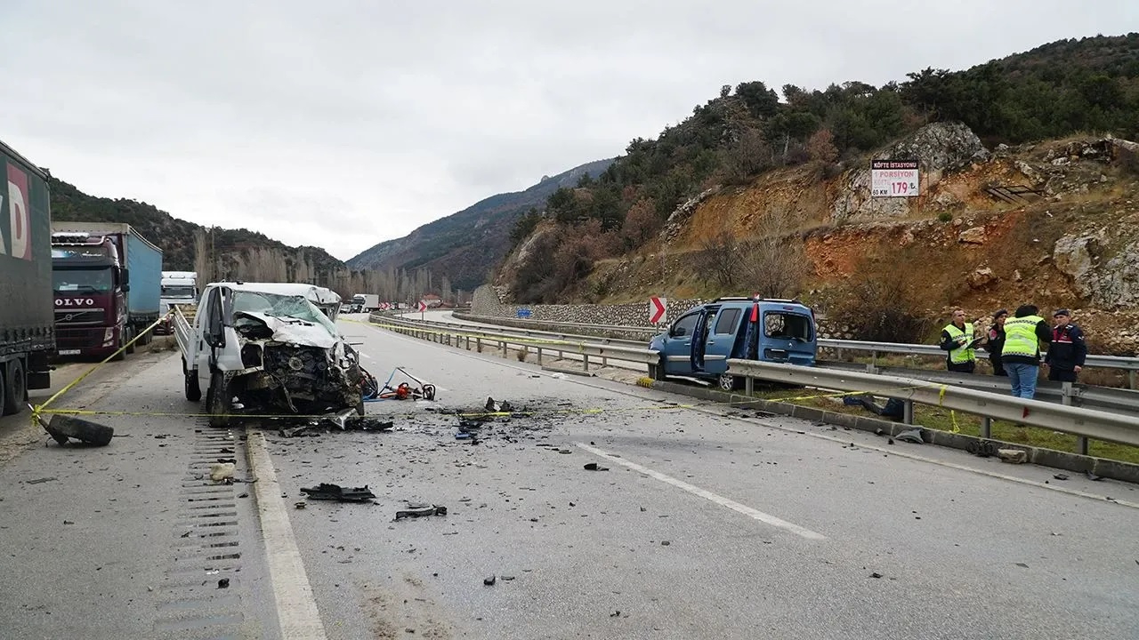 Çorum son dakika: Zincirleme kazada 2 kişi öldü, 5 kişi yaralandı