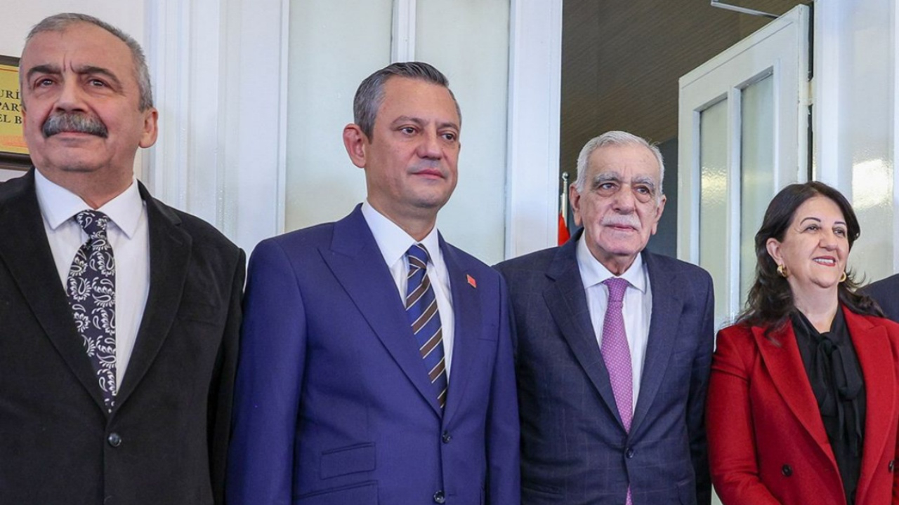 CHP-DEM Parti heyeti görüşmesi sona erdi! Özgür Özel'den ilk açıklama: Tavrımız Meclis odaklı ilerleme yönündedir!