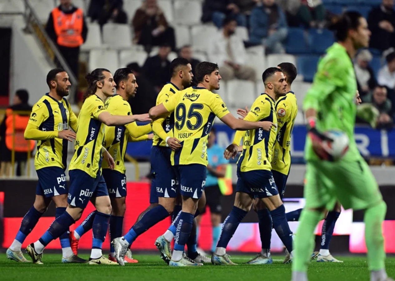 Fenerbahçe ilk yarıda fişi çekti, kupaya 3 puanla 'merhaba' dedi! Kasımpaşa 0 - 3 Fenerbahçe | Maçın özeti