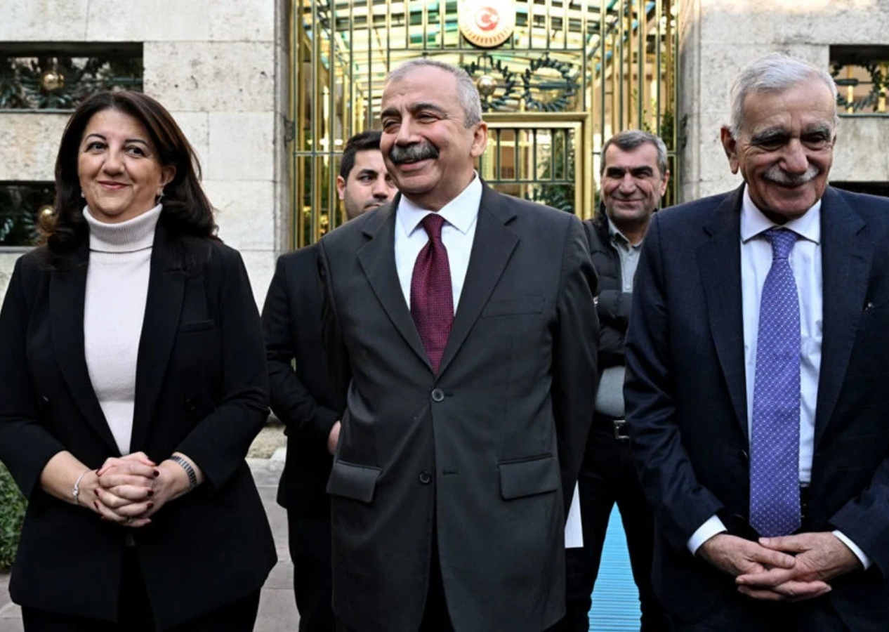 Adalet Bakanlığı'ndan DEM'in üçüncü İmralı ziyareti için onay çıktı! Tarih belli oldu!