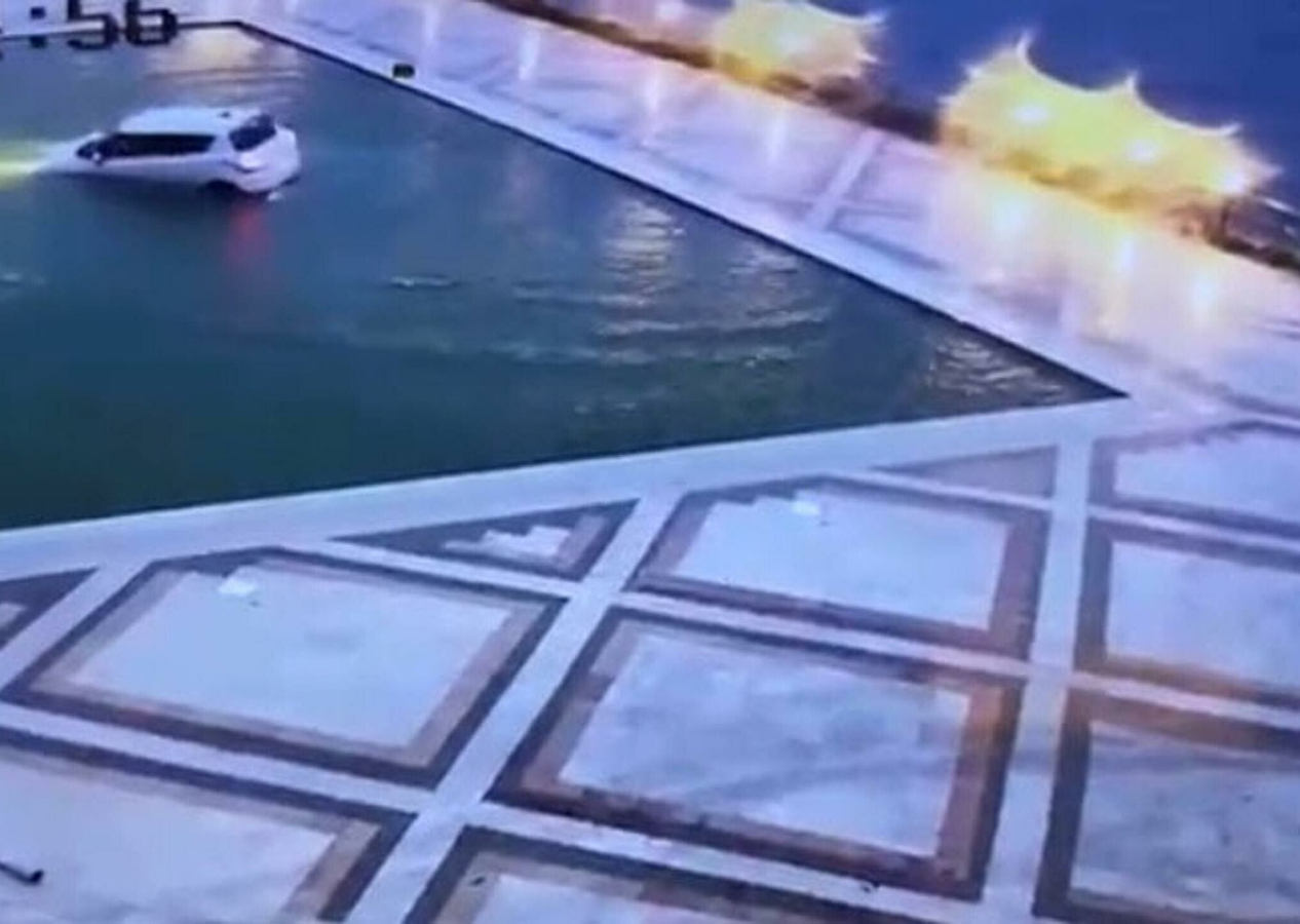Otomobiliyle otelin havuzuna düşen iş insanı canından oluyordu